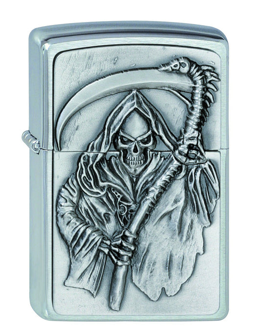 Widok z przodu kąt 3/4 zapalniczka Zippo chrom emblemat z kostuchą