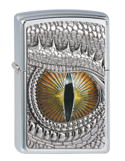 Widok z przodu kąt 3/4 zapalniczka Zippo chrom z wysokim połyskiem z otwartym okiem smoka