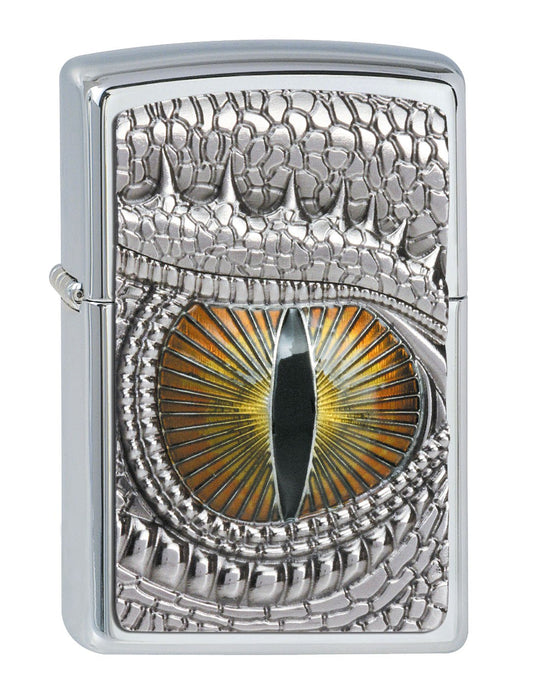 Widok z przodu kąt 3/4 zapalniczka Zippo chrom z wysokim połyskiem z otwartym okiem smoka