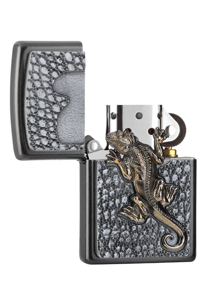 Zapalniczka Zippo szara emblemat z gekonem otwarta