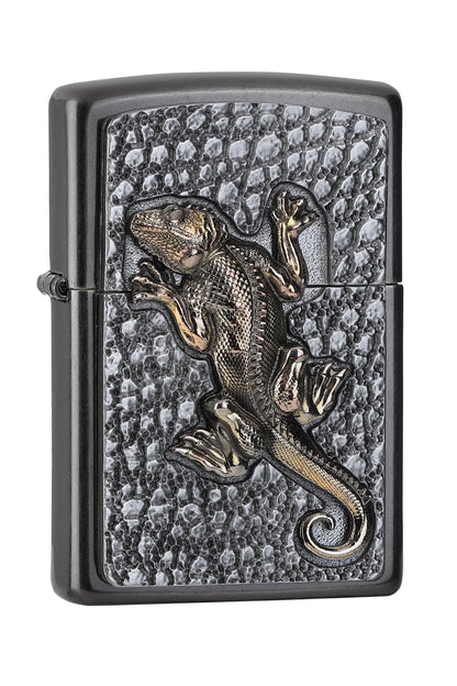 Widok z przodu kąt 3/4 zapalniczka Zippo szara emblemat z gekonem