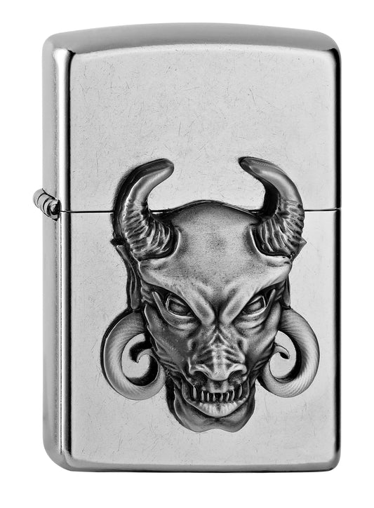 Widok z przodu zapalniczka Zippo chrom emblemat z diabłem