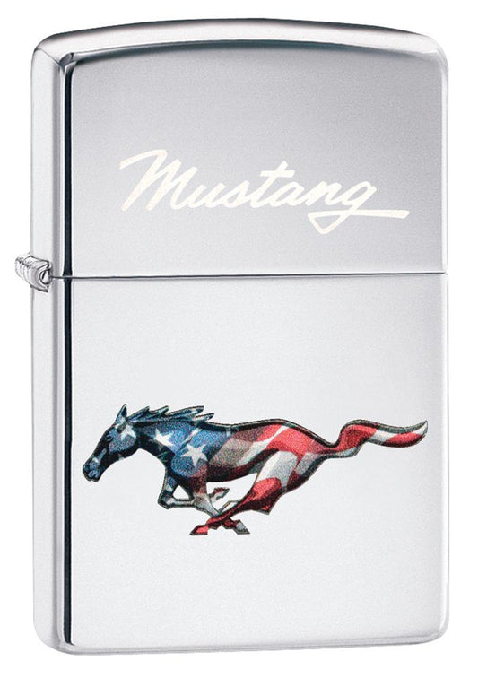 Widok z przodu kąt 3/4 zapalniczka Zippo chrom mustang w kolorach flagi USA