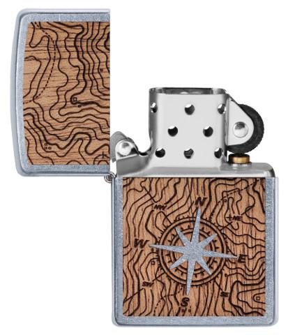 Zapalniczka Zippo Woodchuck mapa z kompasem otwarta