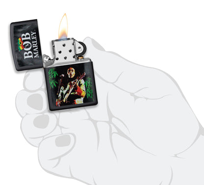 Zapalniczka Zippo czarna Bob Marley z gitarą otwarta z płomieniem w stylizowanej dłoni