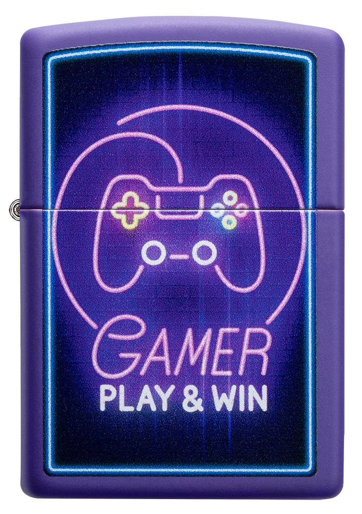 Widok z przodu zapalniczka Zippo lila z kontrolerem i napisem Play & Win