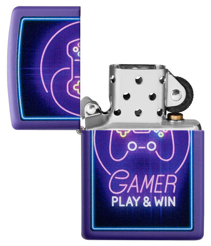 Zapalniczka Zippo lila z kontrolerem i napisem Play & Win otwarta