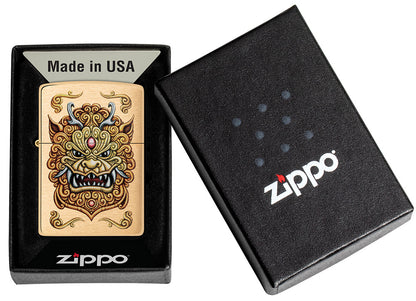Zapalniczka wiatroszczelna Zippo Foo Dog Design w pudełku prezentowym, przedstawiająca cesarskie złote lwy w stylu sztuki chińskiej.